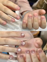 -花岐款式专研健康美甲沙龙