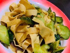 秘制豆皮黄瓜-炙热童年·老北京炙子烤肉(南锣鼓巷店)