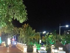 -亚龙湾亚泰商业街