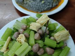 麻豆腐-宝瑞门钉肉饼店