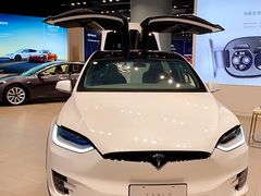-TESLA 特斯拉(上海太古汇体验店)