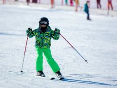 -石京龙滑雪场-停车场