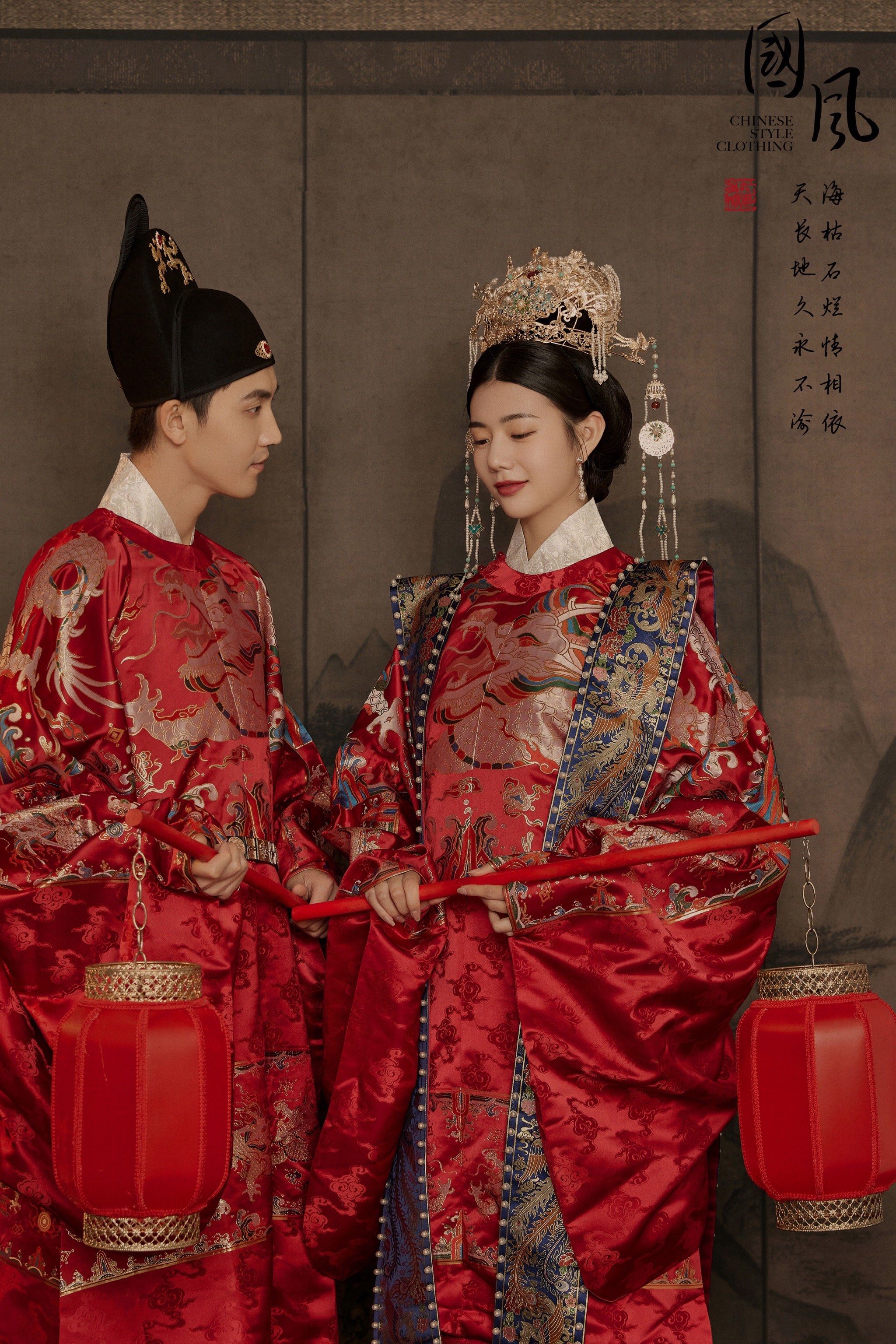 n强烈安利的汉服婚纱照
简直是大女主古装即视感
「薇薇新娘婚纱