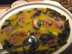 -帅巴人舅母子腊蹄民俗村