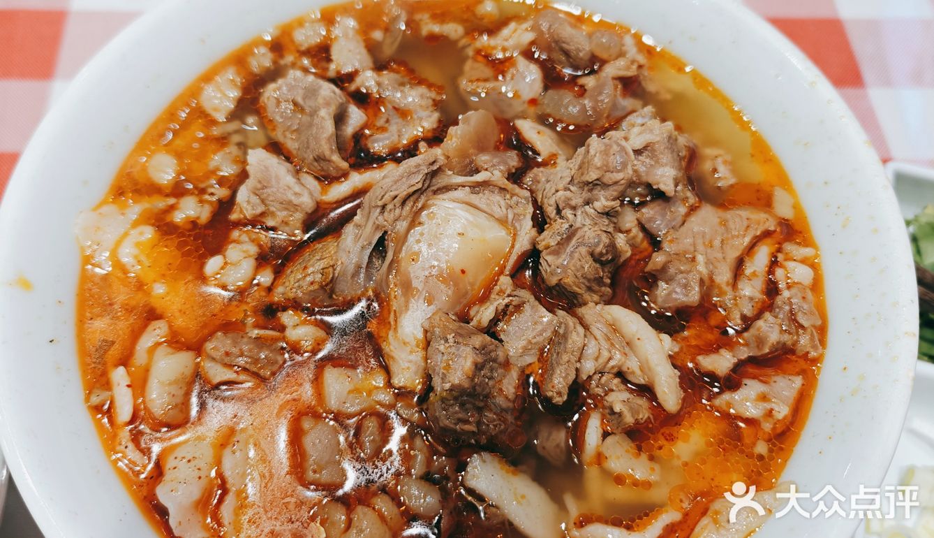 冬季暖心美食：刘二永香陕北羊肉面，让你一试难忘！