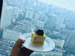 -亚洲国际大酒店·云顶阁旋转自助餐厅