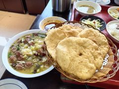 -蓝田九大碗民俗食府(蓝田店)