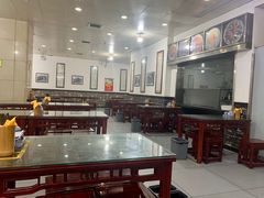 大堂-牛一嘴·兰州牛肉面·大盘鸡(财富中心店)