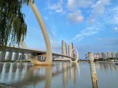-南京眼步行桥
