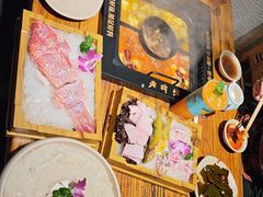 -老牌坊云南鱼豆花火锅(爱建店)