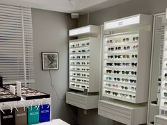 -目艮眼镜SHOWROOM(品牌集合店)