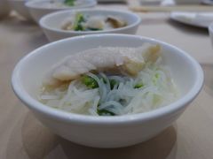 皮蛋蘑菇班球米线-乙龍天