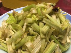 -巷子里小酒馆(西三道街店)