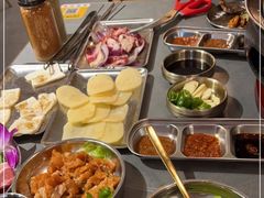 -围炉肉舍•炭烤活鳗•丹东海鲜烤肉(步行街店)