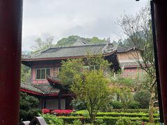 -峨眉山报国寺