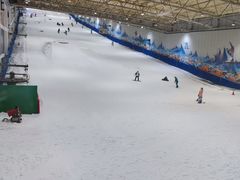 -乔波室内滑雪场