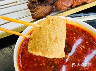 臭豆腐与电烤肉的浪漫邂逅