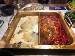 -尚尚仙·酸汤猪手·猪肚鸡火锅(华联万柳购物中心店)