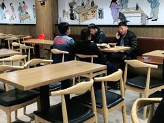 大堂-三好食堂(煎饺·馄饨·肉饼米线·盛世广场店)