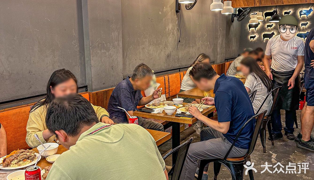 在杭州‼️吃个五六七八次都不腻的手抓饭…