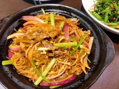 金针菇粉丝肥牛煲-有璟阁港式餐厅(国贸商城店)