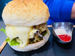 超厚芝士牛肉汉堡-魏斯理汉堡(西安沣东吾悦店)