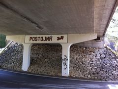 -波斯托伊纳溶洞