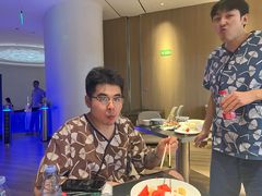 -涨巢·潮玩水疗局