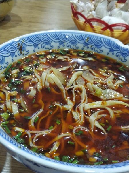 西安大碗面-"价格便宜,味道也不错,还有免费的海带~."-大众点评移动版