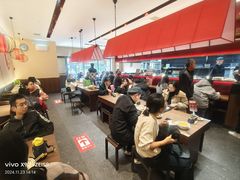 -顺溜·手工刀削面·黑金店(铜锣湾店)