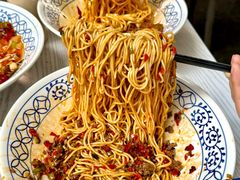 -李与白包子铺(桐梓林店)
