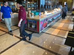 自助取餐区-大中华希尔顿酒店-念自助餐·嗨啤·小龙虾