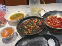 -阿瓦山寨·湘菜现炒·剁椒鱼头王(咸阳总店)