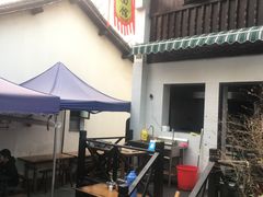 露天位-小河无名面馆