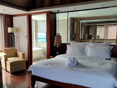 -三亚湾海居铂尔曼度假酒店