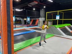 -蹦贝运动中心·蹦床·攀岩·闯关(龙岗店)