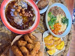 -爆炸头阿姨小四川正宗川味小吃(无任何分店)