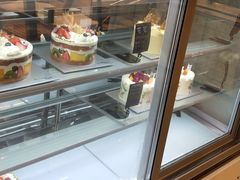 面包甜点陈列柜-Dough&Joe团憩(瑞虹天地月亮湾店)