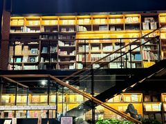 -半山书局(新世纪商城店)