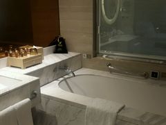 android_upload_pic-上海中航虹桥机场泊悦酒店