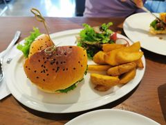 招牌牛肉汉堡-UPPER KITCHEN(延安路店)