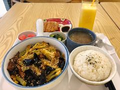 山城麻辣素香锅-轻蔬不用等·素食(江苏路店)