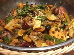 -拿渡麻辣香锅(世茂广场·工三店)