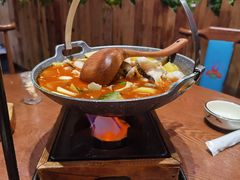 -老滇山寨•云南特色菜•地方菜•民族风情歌舞表演(金碧店)