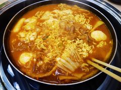 -三清洞摩西韩式年糕火锅(威高广场店)