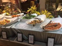 自助取餐区-海口绿发希尔顿酒店-田园汇自助餐·三文鱼·海鲜