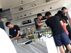 -UNI UNI(环亚凯瑟琳店)