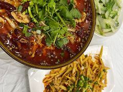 -乡土特色.冷锅鱼.牦牛肉汤锅