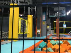 -蹦贝运动中心·蹦床·攀岩·闯关(龙岗店)