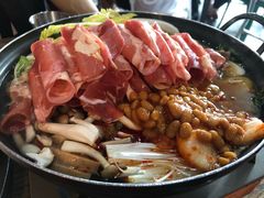 部队锅-MI WU FACTORY米屋美食工厂餐厅(绿地店)